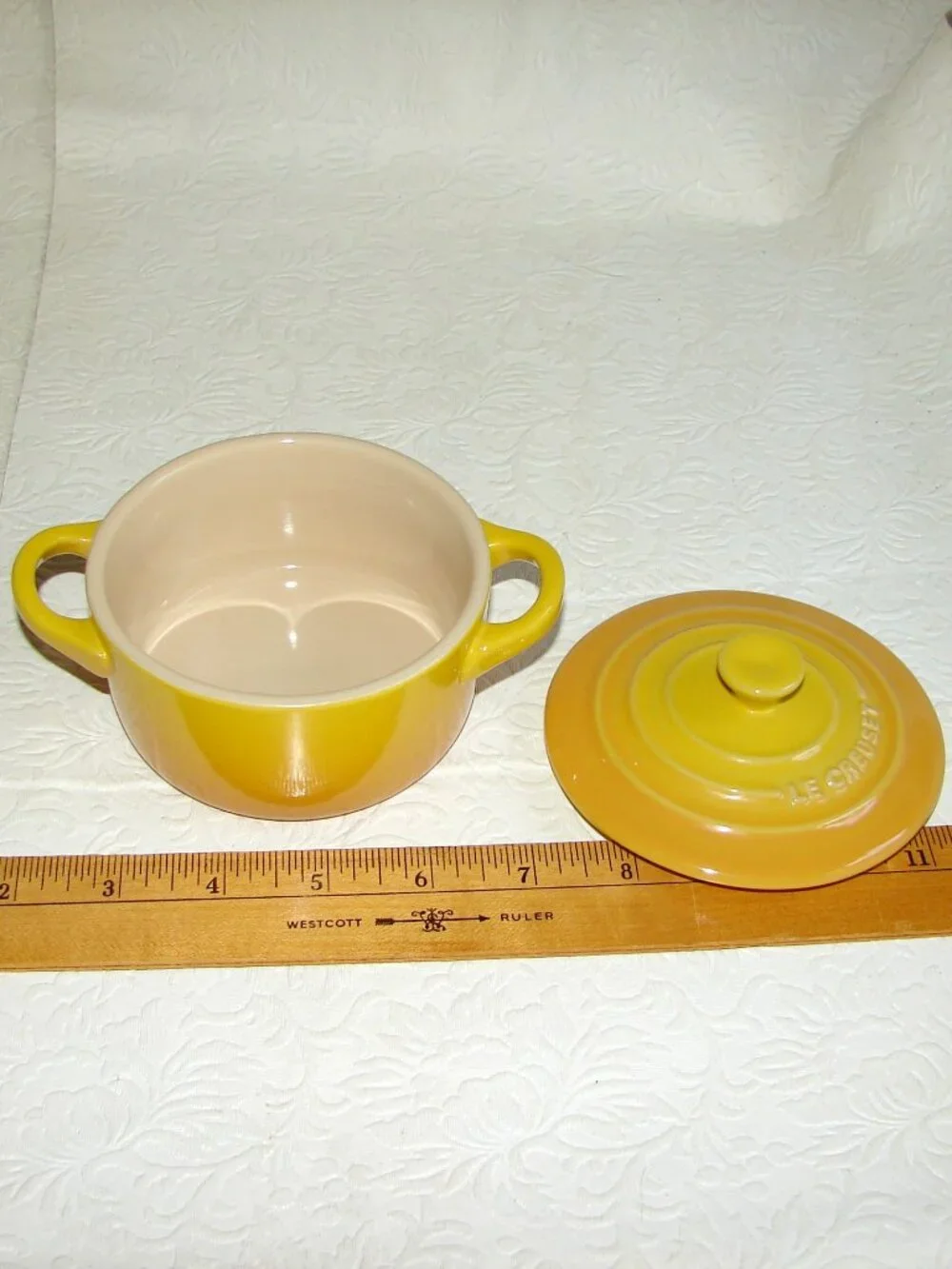 Le Creuset Mini Cocotte Round 8 oz. Yellow Soleil, Stoneware Ramekin w/Lid